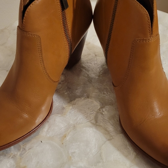 Frye Jennifer Leather  Cognac Bootie size 9 - Picture 10 of 10